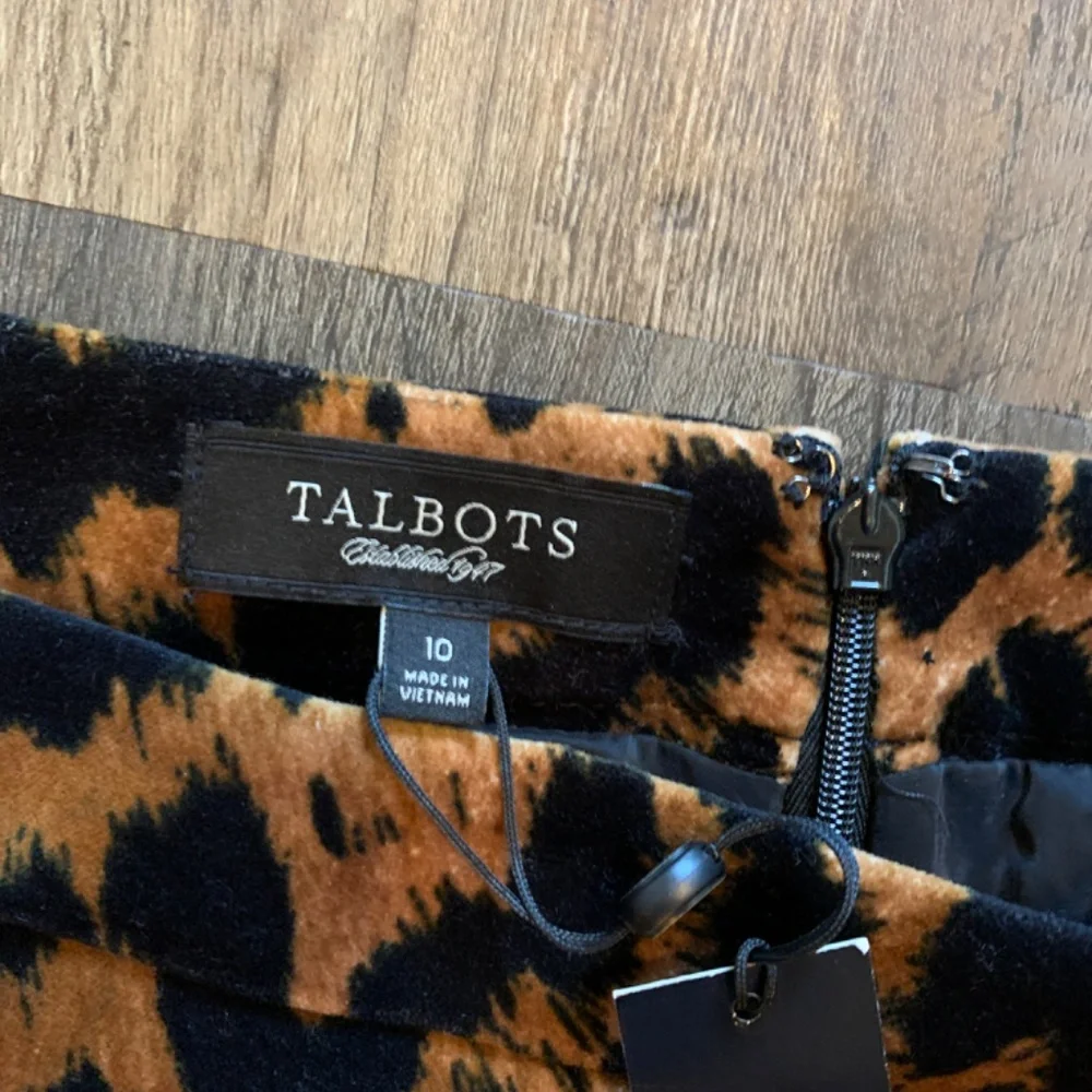 Talbots brushed cotton/velvet midi‎ animal skirt. NWT. 109 retail